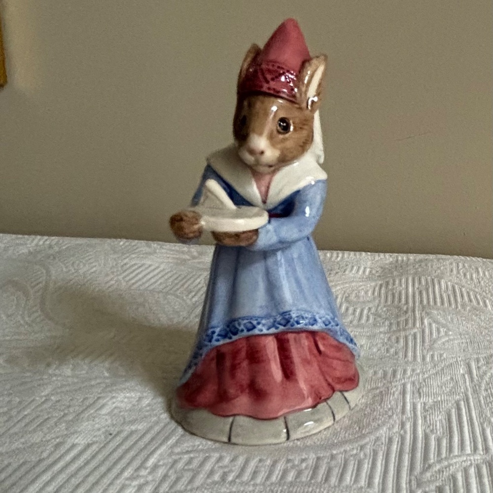 Royal Doulton 2000 Sundial Bunnykins, DB 213